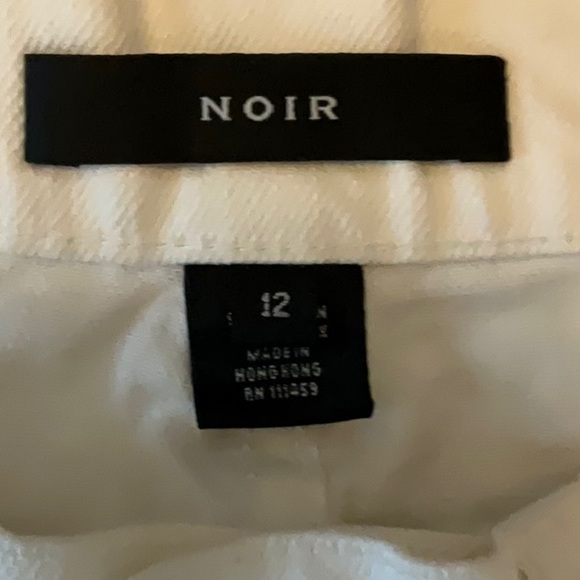 Bundle of 4 items. - Picture 9 of 10